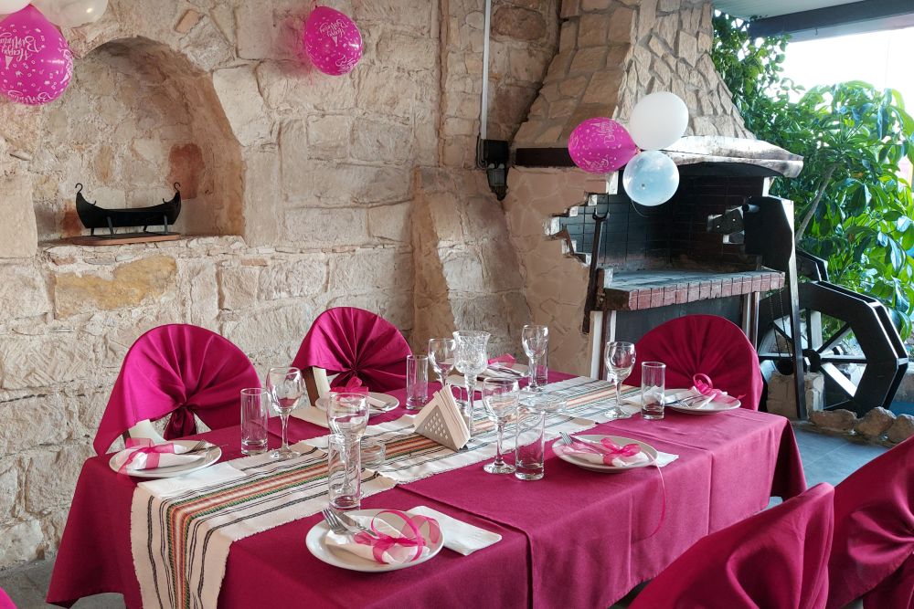 experience-sach-infused-creations-in-kissonerga-balkanika-restaurant